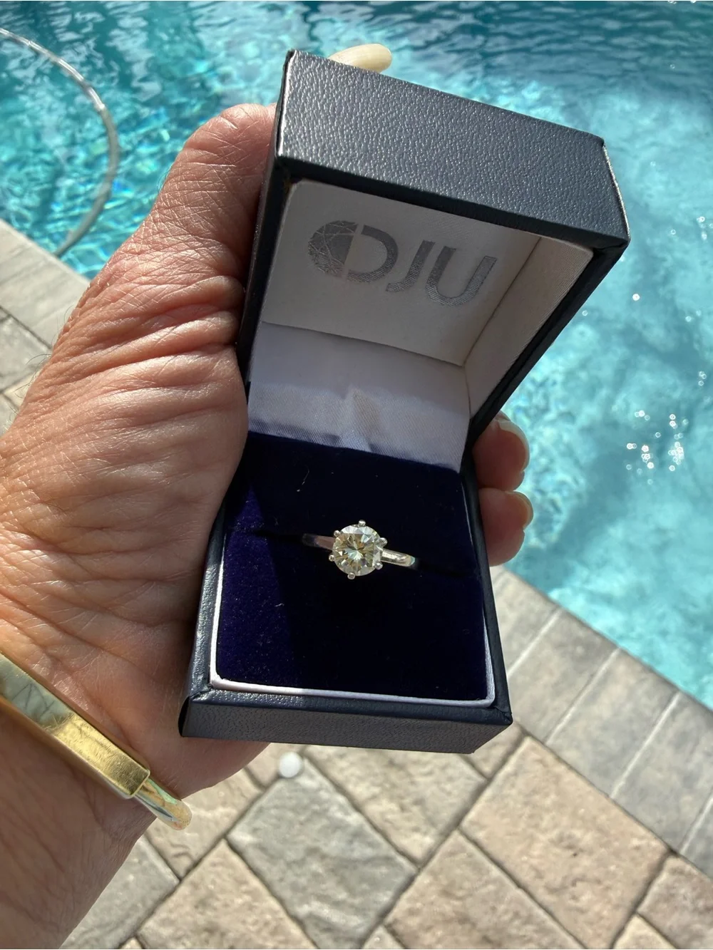 DJU Black Jewelry Gift Box by